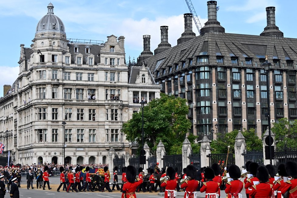 Poslední cesta královny Alžběty II. do Westminsteru