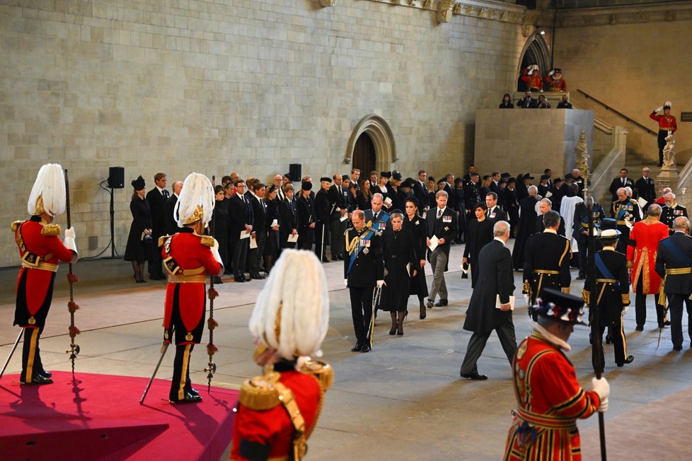 Poslední cesta královny Alžběty II. do Westminsteru