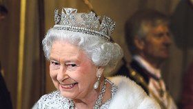 Královna Alžběta II. ve »služebním«