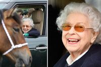 Nemocná královna Alžběta překvapila na koňské přehlídce: Úsměvy na všechny strany!