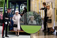Nejdřív metrem, pak autobusem: Alžběta II. vyměnila limuzínu za »socku«