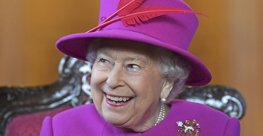 InstaQueen. Britská královna začala v 92 letech používat Instagram. Podívejte se na její první fotku