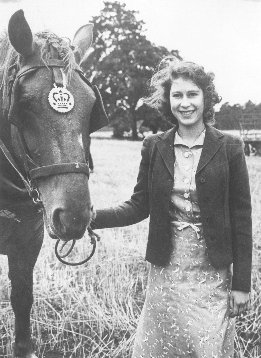 Alžběta v roce 1947, tehdy ještě jako princezna.