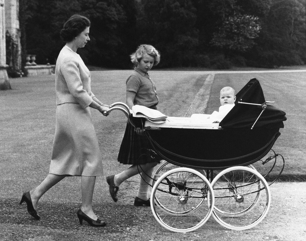 1960: Královna Alžběta II. v Balmoral