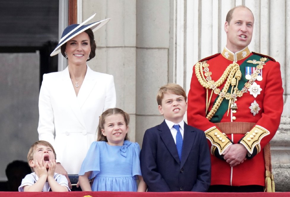 Oslavy královského jubilea: Kate, William a děti George, Charlotte a Louis