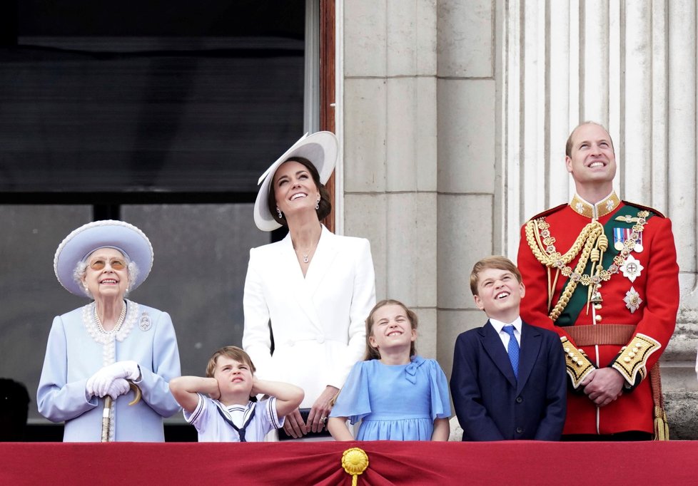 Oslavy královského jubilea: Kate, William a děti George, Charlotte a Louis