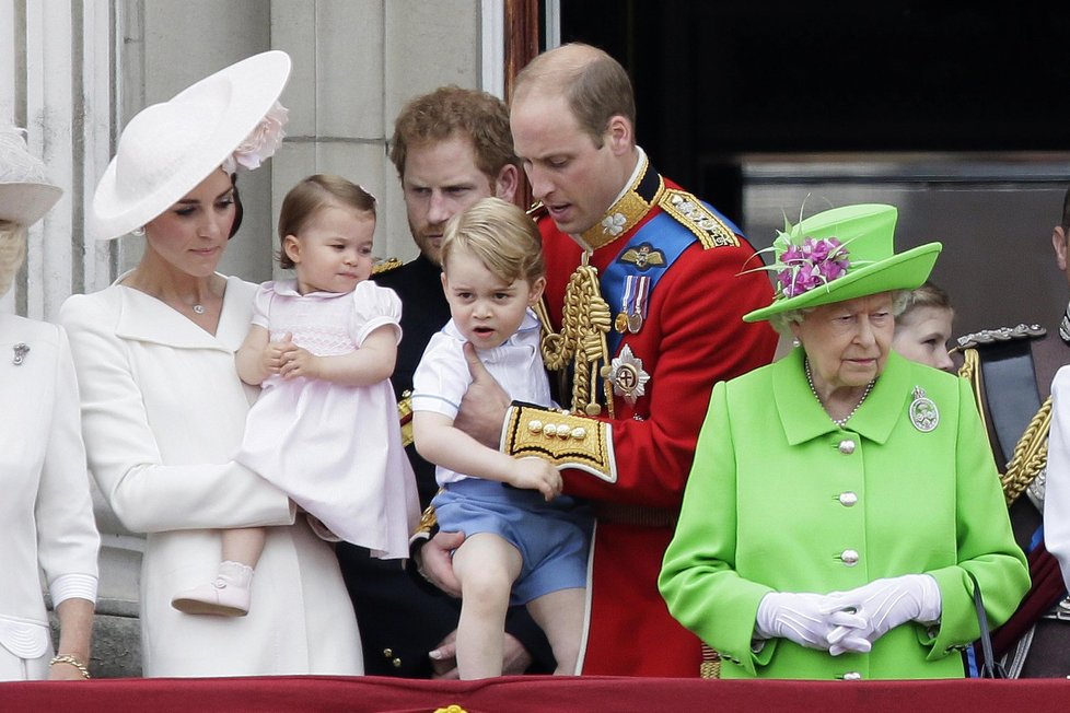 Královská rodina představila princezničku Charlotte