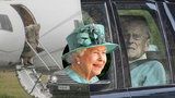 Z karantény rovnou do další! Královna Alžběta a princ Philip mají neuvěřitelnou smůlu