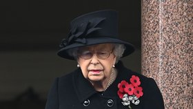 Královna Alžběta II. znovu ruší svůj program. Zradilo ji zdraví.
