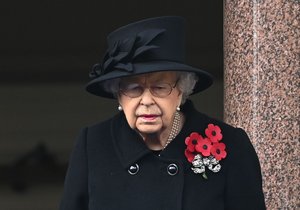 Královna Alžběta II. znovu ruší svůj program. Zradilo ji zdraví.