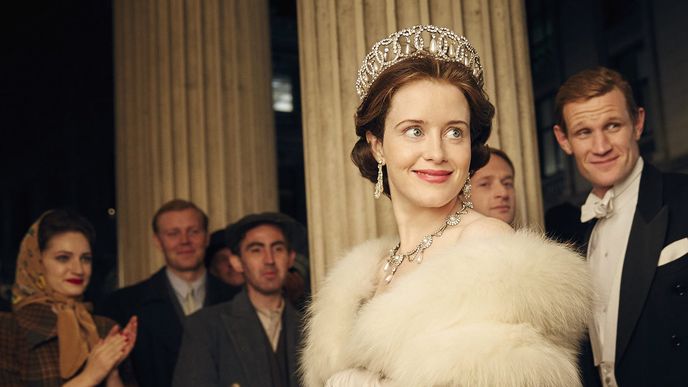 Mladou královnu Alžbětu v seriálu The Crown hraje Claire Foy