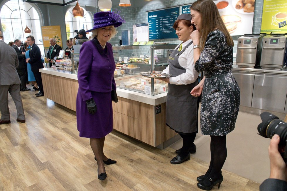 Vévodkyně Camilla v supermarketu