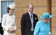 Princ William, vévodkyně Kate a královna Alžběta