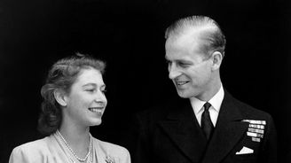 Ikonické momenty královny Alžběty II. od narození až dodnes!