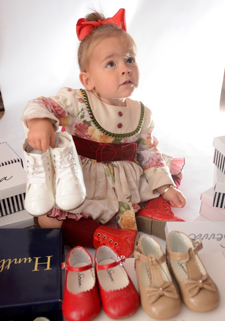 Zásobu bot by dvouleté Minnie záviděla lecjaká žena!