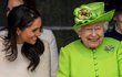 Královna Alžběta s vévodkyní Meghan ze Sussexu