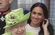 Královna Alžběta a vévodkyně Meghan ze Sussexu