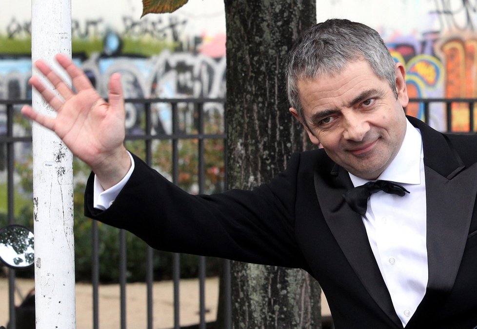Na královniných narozeninách nechyběl ani herec Rowan Atkinson (Mr. Bean).