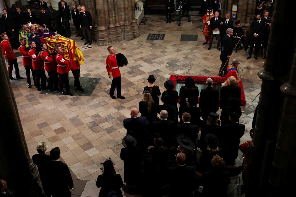 Pohřeb královny Alžběty II. ve Westminsterském opatství.