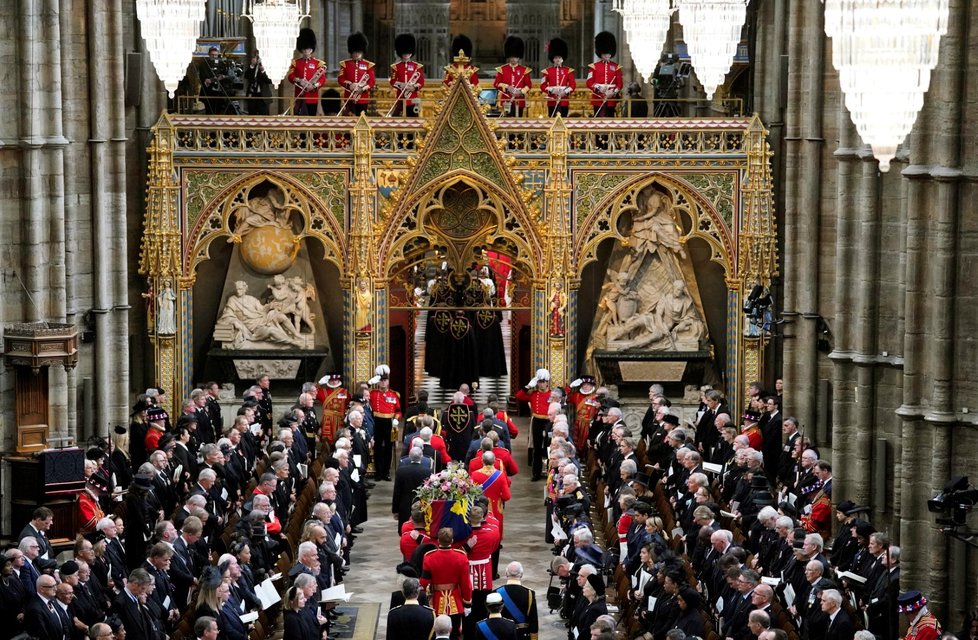 Pohřeb královny Alžběty II. ve Westminsterském opatství.