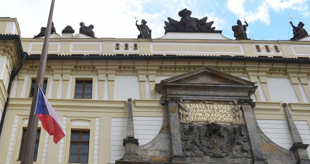 Memorial of Queen Elizabeth II.  also worshiped at Prague Castle.
