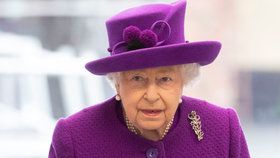 První slova královny Alžběty o koronaviru: Jsme připraveni, vzkazuje Británii