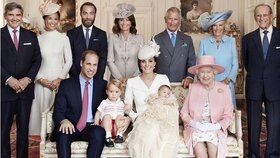 Fotograf princezny Diany pořídil první snímek celé královské rodiny po křtinách Charlotte