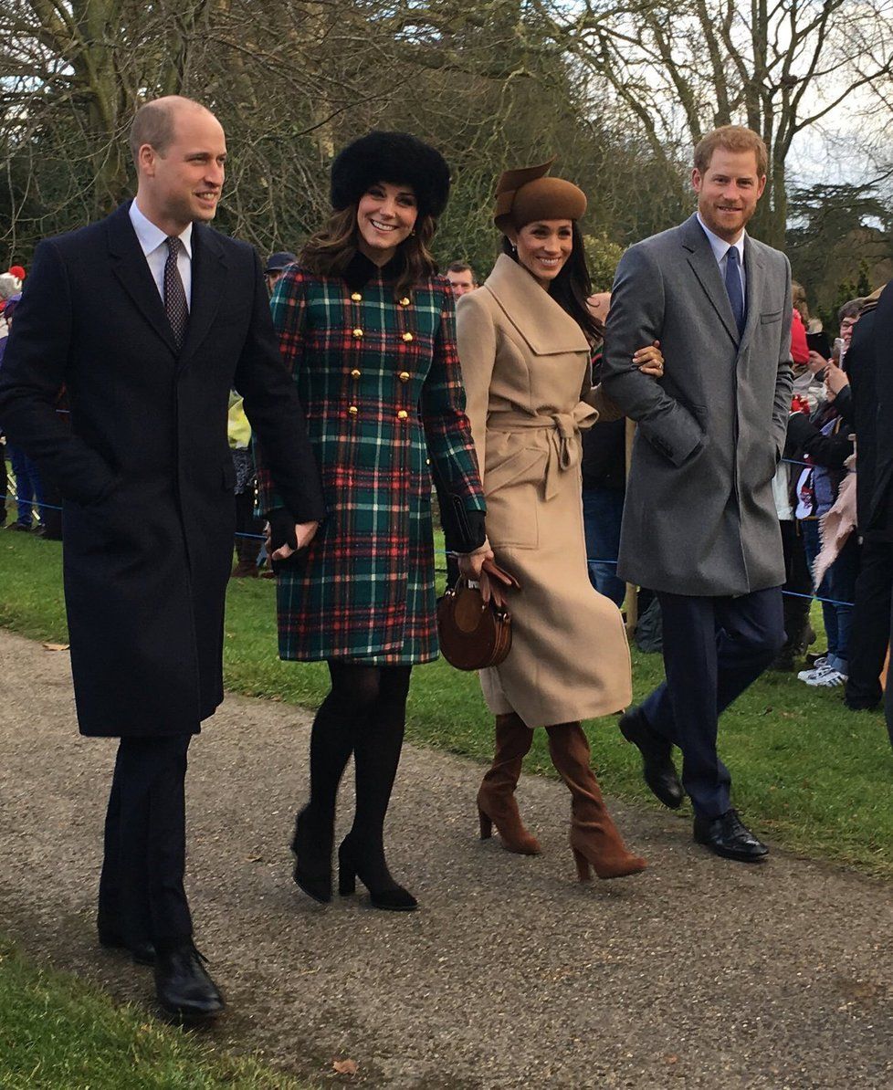 Princové William a Harry se svými partnerkami