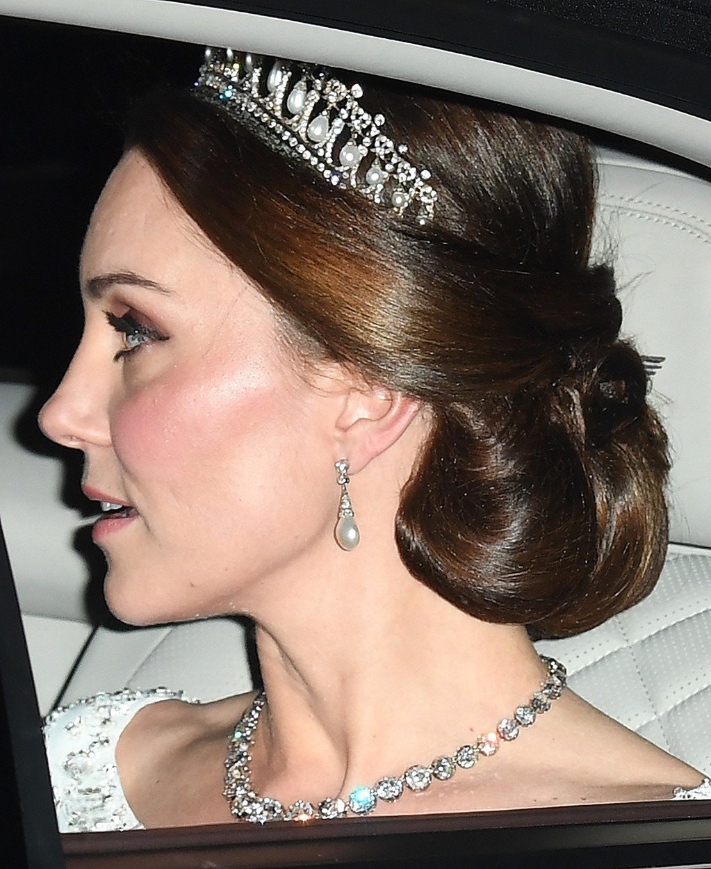 Kate ozdobila svůj účes korunkou, která patřila princezně Dianě