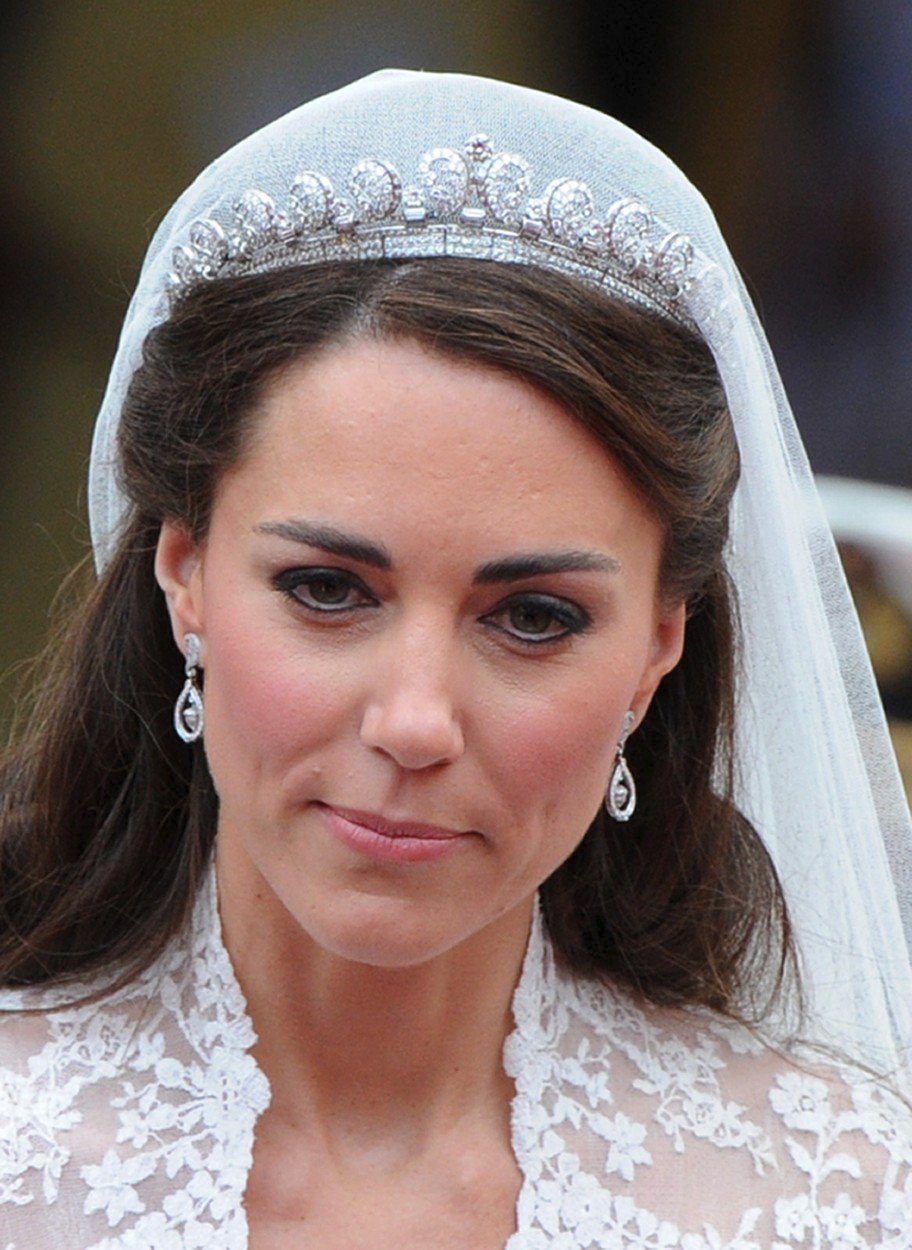 Vévodkyně Kate ji měla na svatbě. Korunka má 739 briliantů a 149 diamantů.