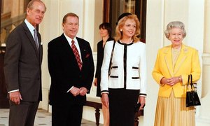 Královna Alžběta navštívila Česko: Připomeňte si historické okamžiky