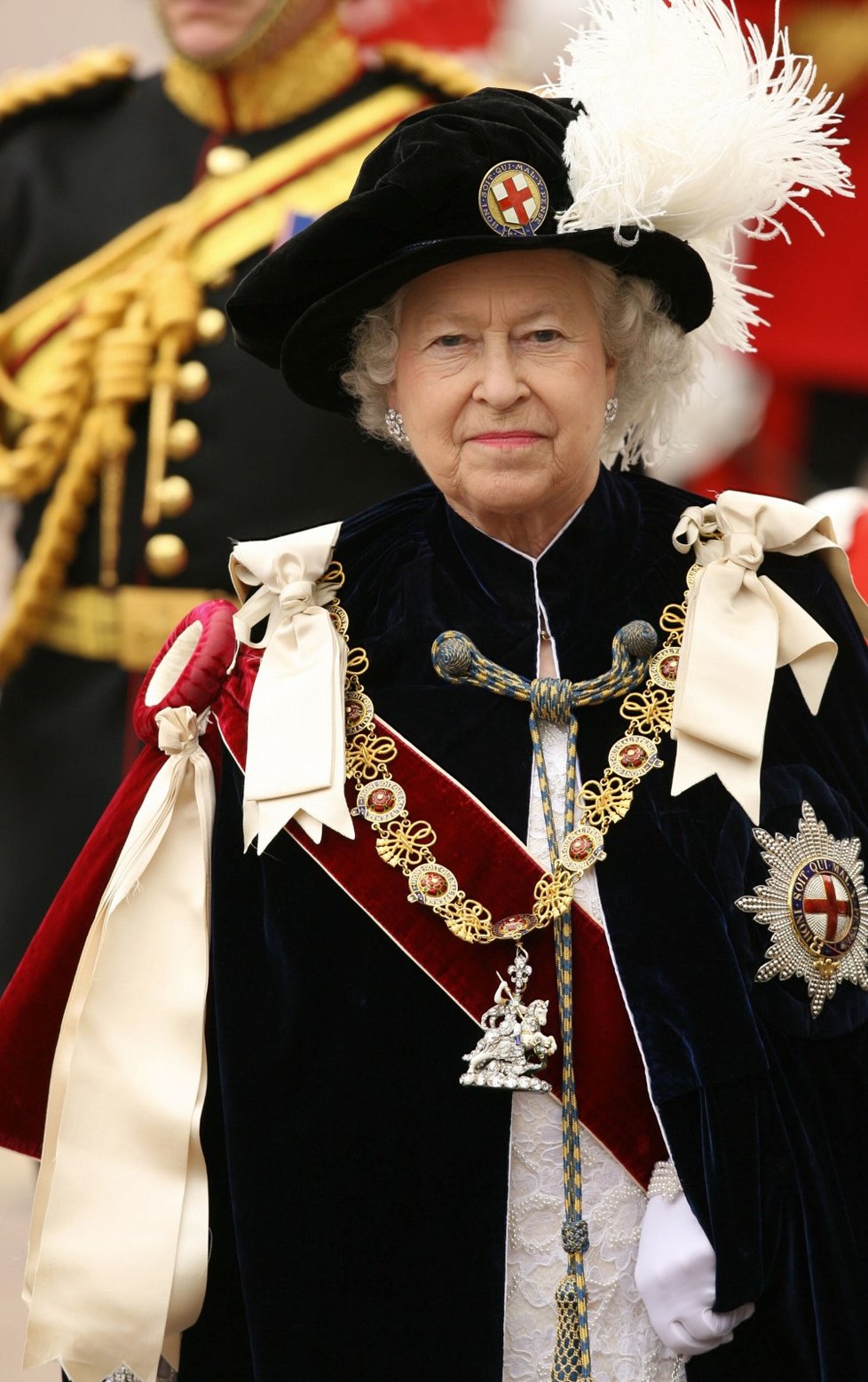 Slavnostní ceremoniál Podvazkového řádu: Královna Alžběta II.