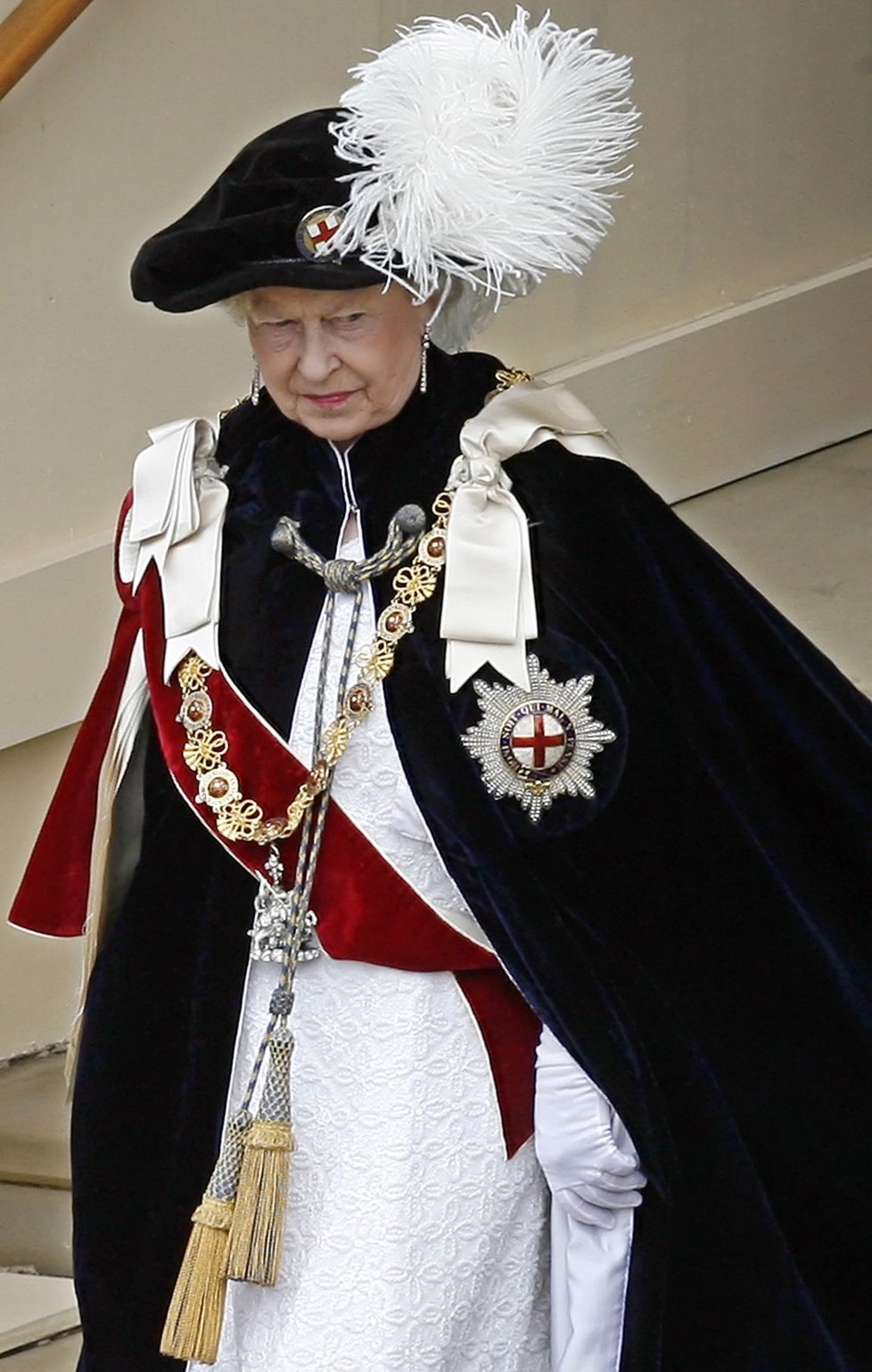 Slavnostní ceremoniál Podvazkového řádu: Královna Alžběta II.