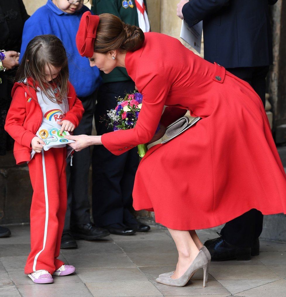 I Kate se od královny naučila nosit zářivé barvy.