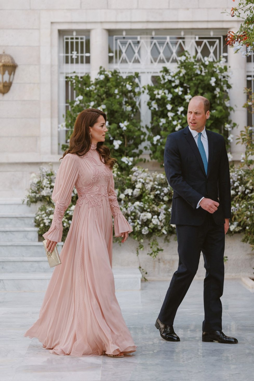 Kate a William na svatbě jordánského korunního prince Husajna s princeznou Rádžvou.