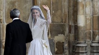Svatební šaty vévodkyně Kate: Které slavné nevěsty se jimi inspirovaly?