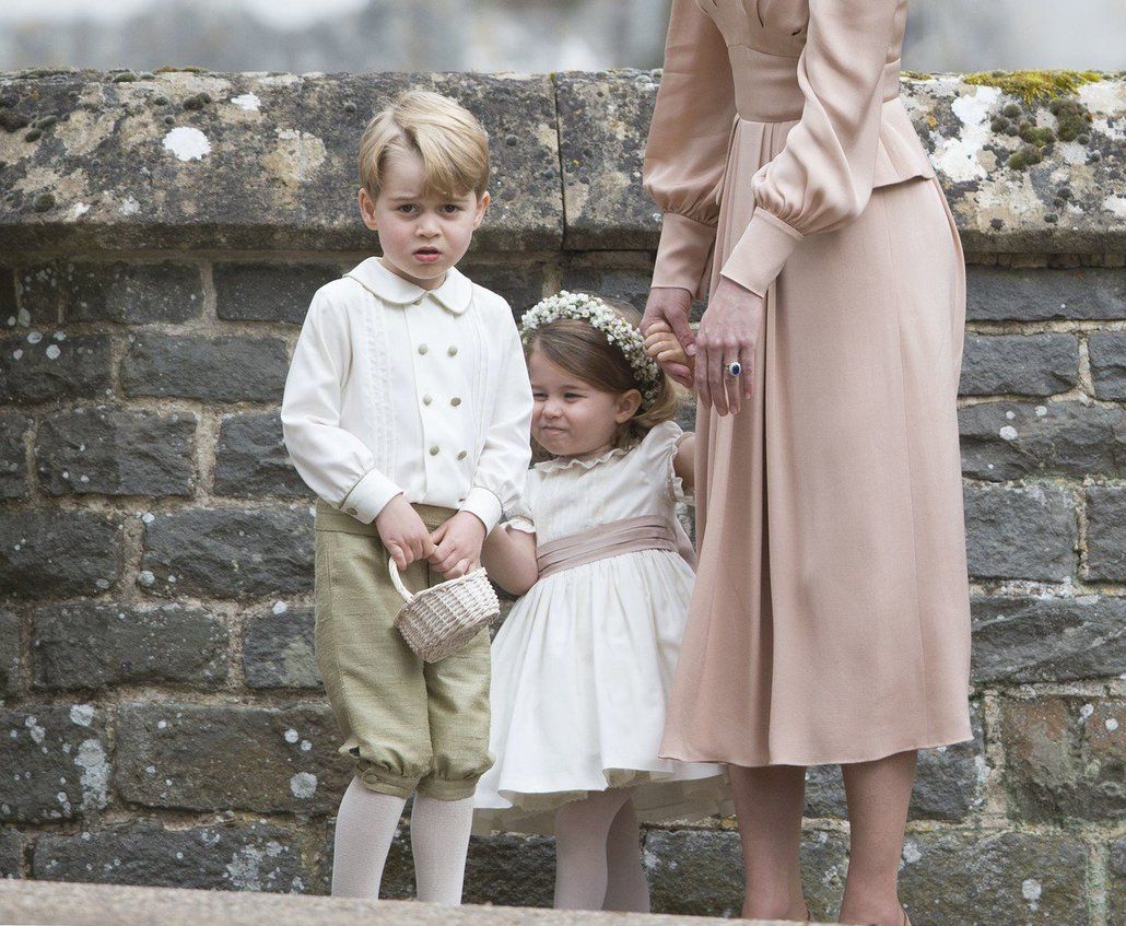 Královský svatební dort se podával na křtinách prince George a princezny Charlotte