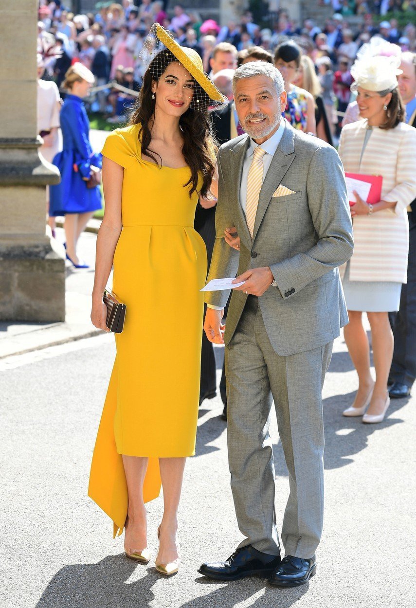 Amal a Goerge Clooney na svatbě Harryho a Meghan