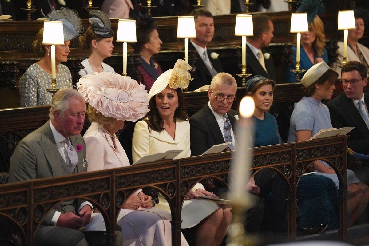 Vévodkyně Kate, Camilla a princ Charles na královské svatbě