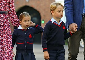 Princezně Charlotte už jsou čtyři a letos začala chodit do školy, stejné, jako její šestiletý bratr George