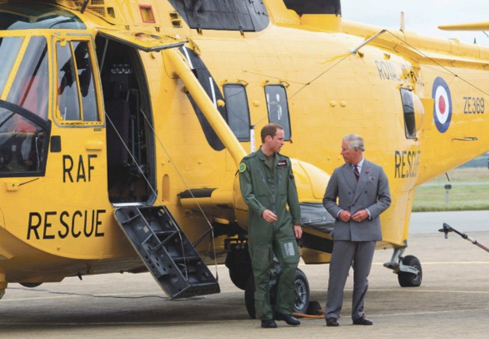 Princ Charles pilotoval vrtulník, stíhačku i dopravní letouny, na helikoptérách sloužili i jeho synové William jako záchranář, Harry ve válce v Afghánistánu. Charles také maluje ceněné akvarely.