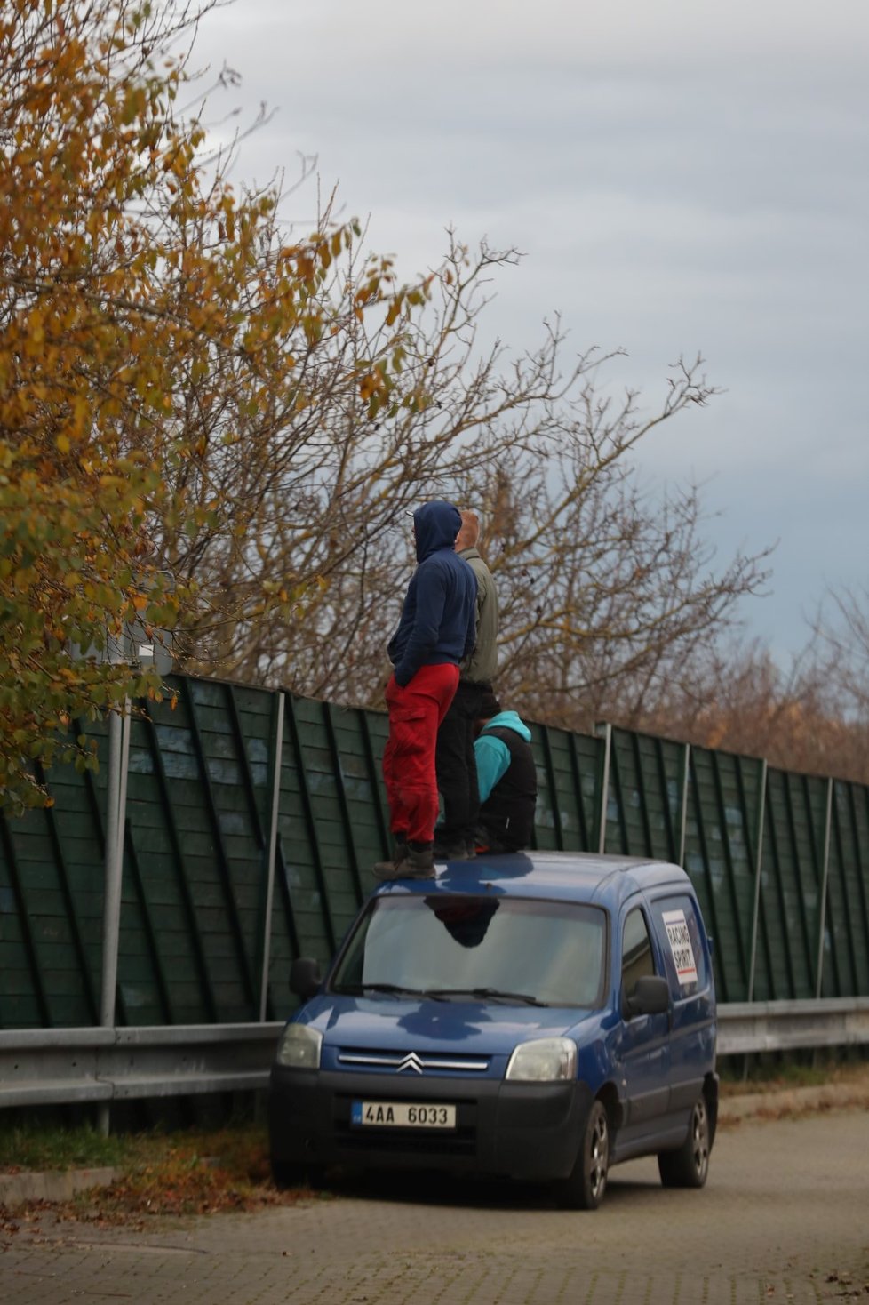 Požár haly v Kralupech nad Vltavou