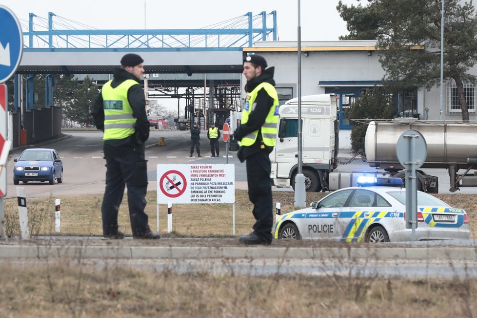 Policie ukončila vyšetřování na místě výbuchu chemičky v Kralupech