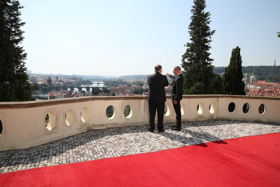 Kramářova vila: Andrej Babiš (ANO) a Mike Pompeo (12. 8. 2020)