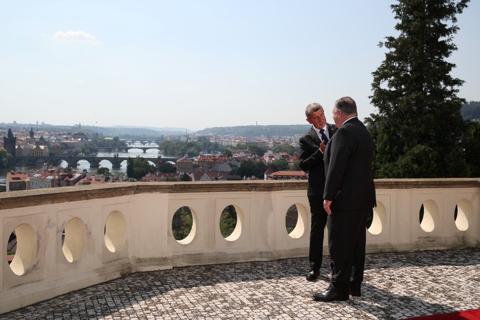 Kramářova vila: Andrej Babiš (ANO) a Mike Pompeo (12. 8. 2020)