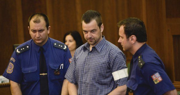 Obžalovaný Petr Kramný u soudu.