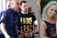 Podivné chování Petra K.: Tajil před policií fotky nahé Klárky?