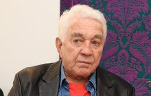Jiří Krampol (82): URGENTNÍ PŘEVOZ DO NEMOCNICE!  