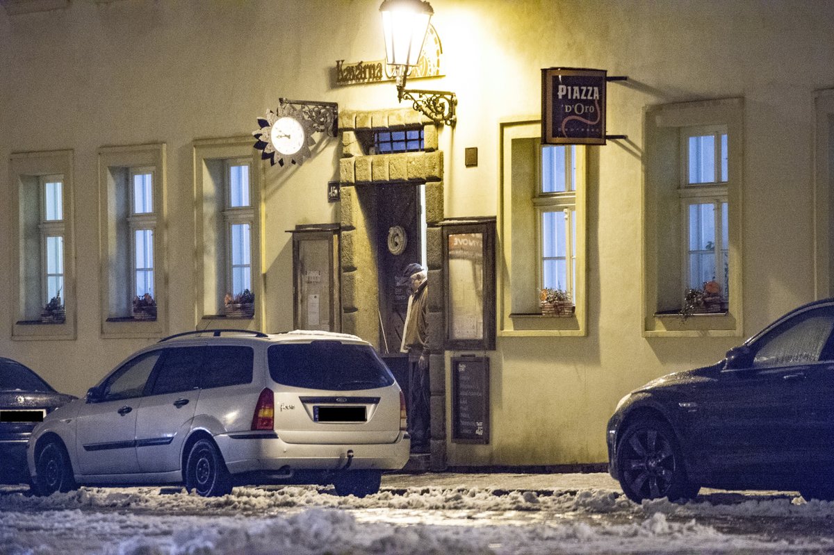 Partička v čele s Jirkou Krampolem se po večeři dostala do pohody.