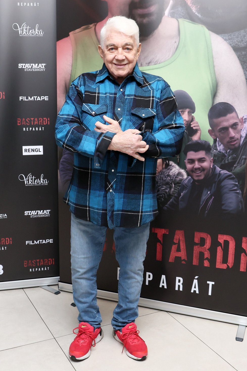 Jiří Krampol po nemoci na premiéře filmu Bastardi: Reparát